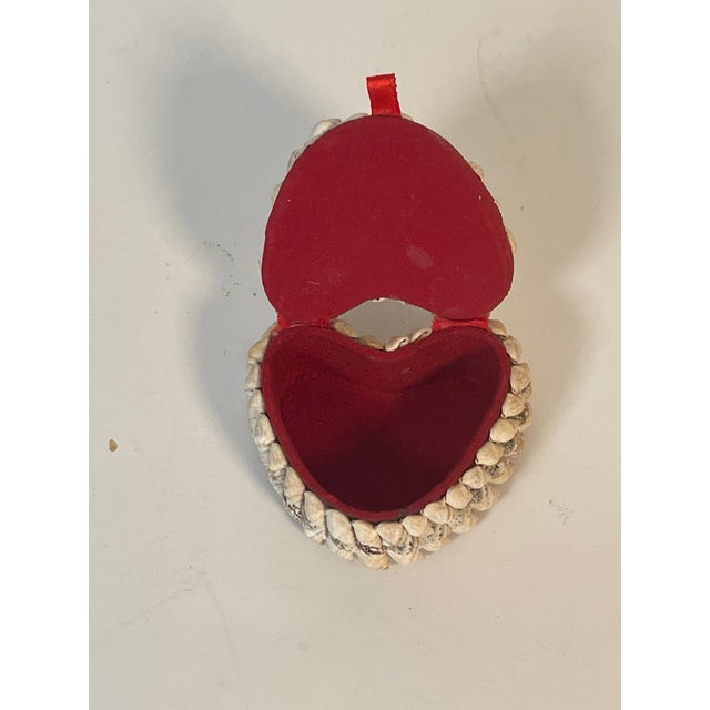 Folk Art 1930s Mini Sea Shell Sailors Valentines Heart Shape Box For Sale - Image 3 of 3