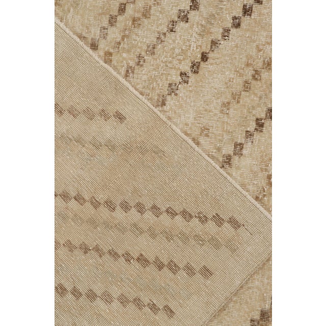 Textile 1960s Vintage Distressed Rug in Beige-Brown Geometric Pattern For Sale - Image 7 of 7