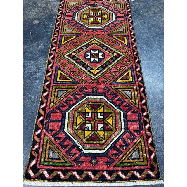 Contemporary Turkish Yastik Rug 1'5" x 3'2" For Sale - Image 3 of 5