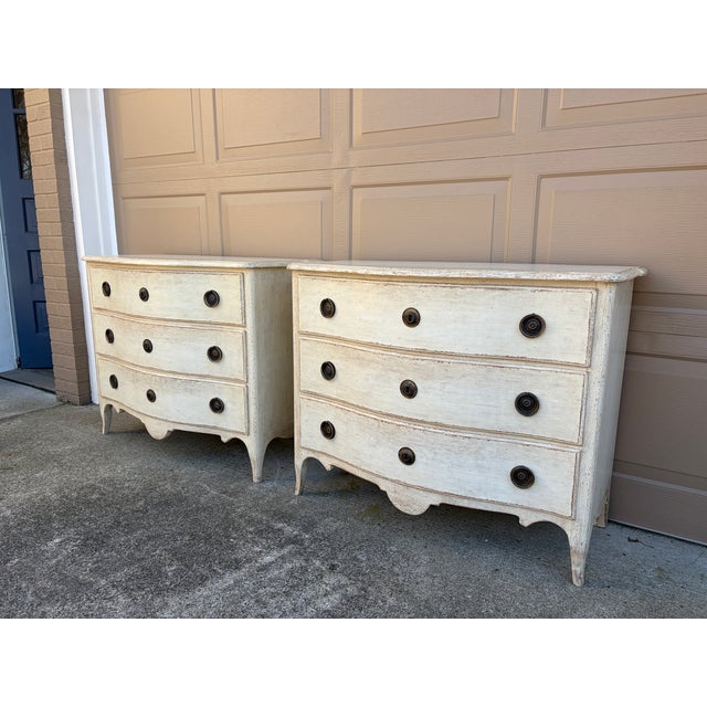 Baker Furniture Company Swedish Gustavian Serpentine Painted Chests of Drawers, Pair For Sale - Image 4 of 16