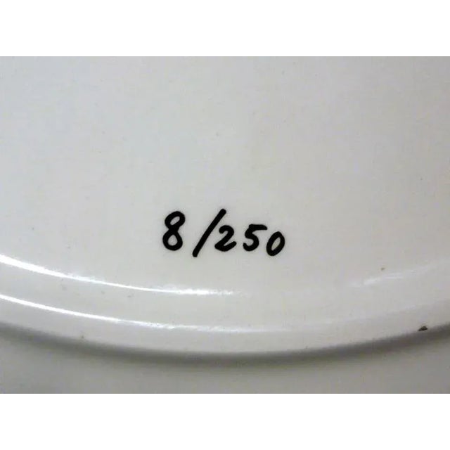 Italian Ceramic Plate by Domenico Purificato for Centro D'Arte Mercurio, 1970s For Sale - Image 4 of 5