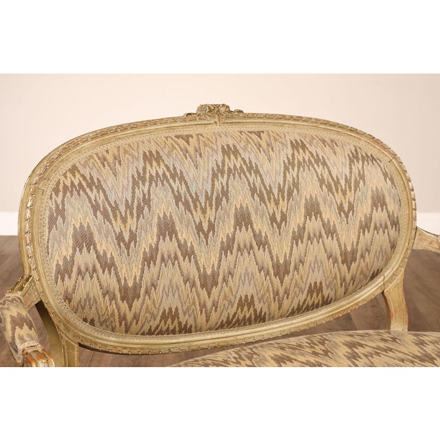 French Louis XVI Style Painted Settee For Sale In Philadelphia - Image 6 of 17