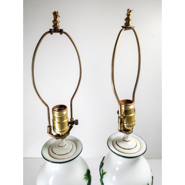 20th Century Pair of Chinese Chinoiserie Peking Glass Table Lamps For Sale - Image 15 of 18