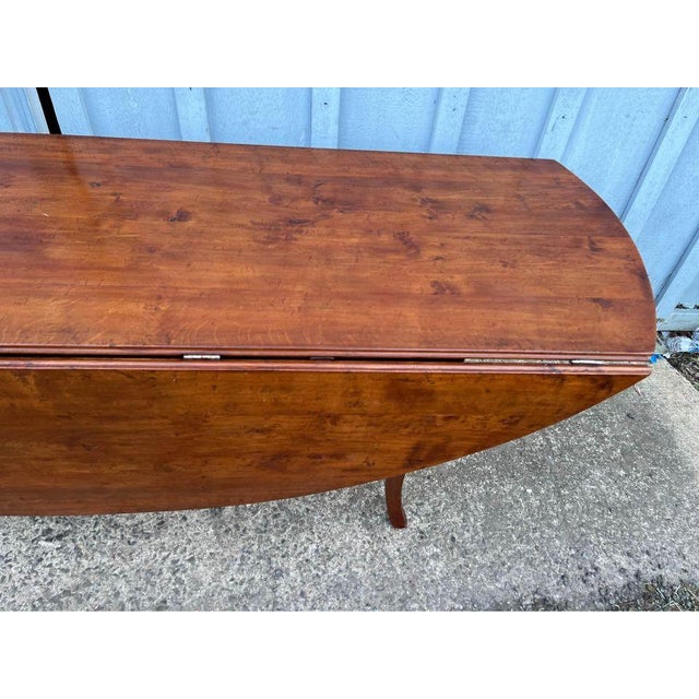 Art Deco Early 20th Century Federal Style Oval Cherry Drop Leaf Dining Table For Sale - Image 3 of 12