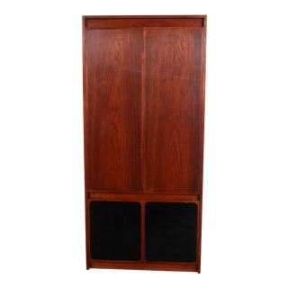 1950s Mid Century Modern Paul McCobb for H. Sacks Walnut Gentlemans Wardrobe For Sale