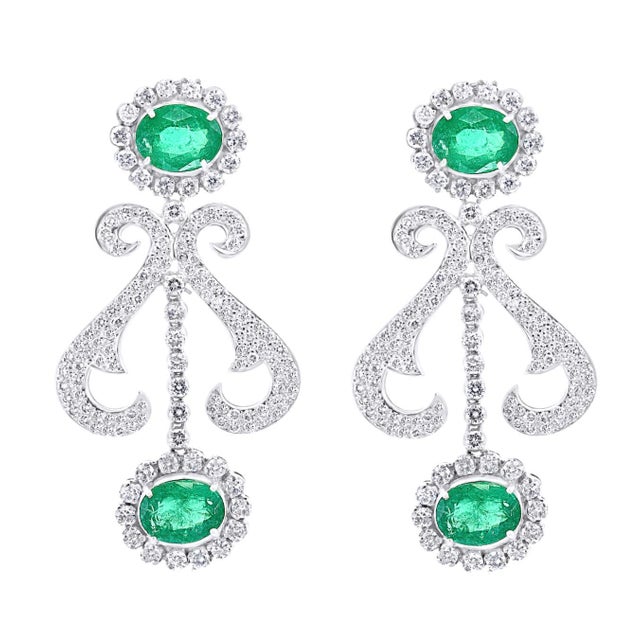 Oval Natural Zambian Emerald & Diamond Fringe Necklace and Earring Bridal Suite For Sale - Image 4 of 8