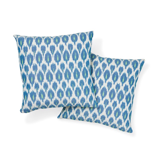 Schumacher Schumacher Indio Ikat Pillow in Green & Peacock For Sale - Image 4 of 8