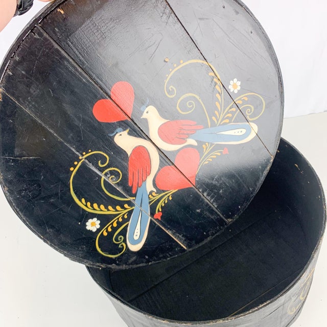Vintage Large Pennsylvania Dutch Hand Painted Pantry Cheese Box Bentwood Doves For Sale - Image 12 of 12