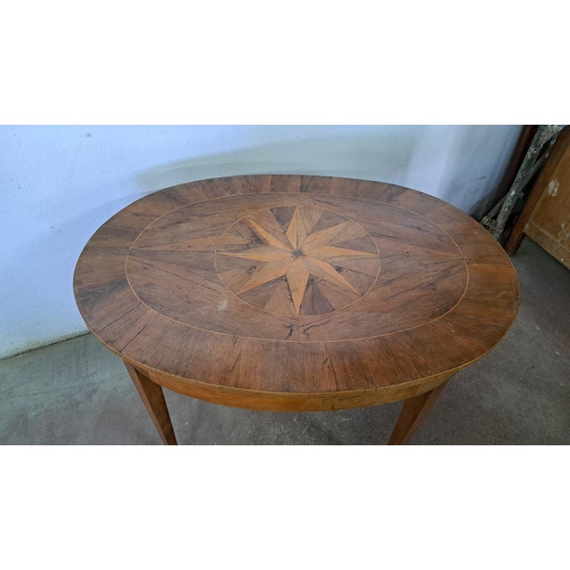 Antique Walnut Veneered Oval Coffee Table, 1890s, in Good conditions. Designed before 1890