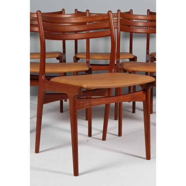 Model U20 Dining Chairs in Teak by Johannes Andersen for Uldum Møbelfabrik, Set of 6 For Sale - Image 5 of 9