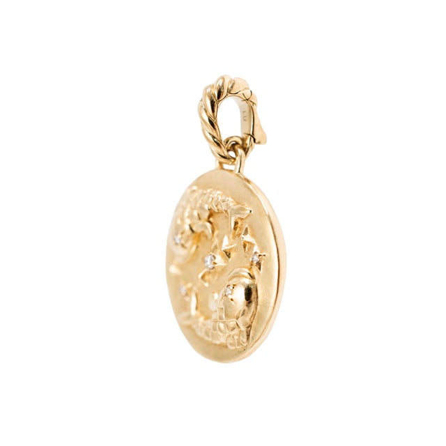 Brand: David Yurman Gender: Ladies Metal Type: 18K Yellow Gold Length: 1.25 inches Width: 1.57 mm Weight: 6.34 grams...