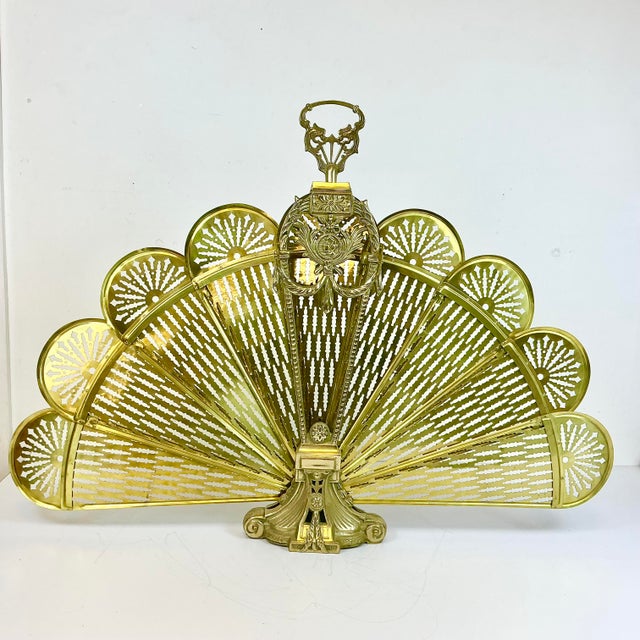 1950s Vintage English Edwardian Neoclassical Brass Peacock Fan Fireplace Screen. For Sale - Image 10 of 16