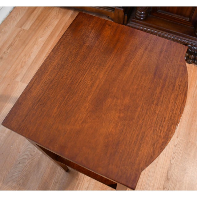 We are pleased to offer this beautiful Pair of English Sheraton side tables by Biggs Virginia, from the 1940s. This pair...