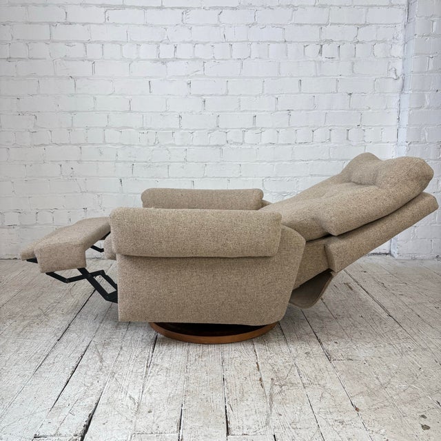 Tan Milo Baughman for Thayer Coggin Reclining Lounge Chair For Sale - Image 8 of 12