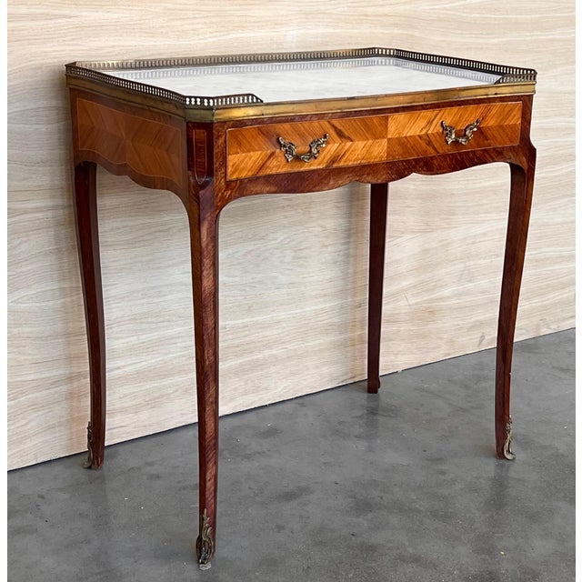 Early 20th Century Pair of French Rectangular Nightstands Bedside Tables Louis XVI, circa 1910 For Sale - Image 5 of 18