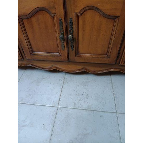 1980s 1980s Dixie Wood Dresser French Provincial 10 Drawer Cherry For Sale - Image 5 of 9