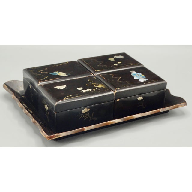 Paper 19th-Century Chinese Export Papier-Mâché Games Box For Sale - Image 7 of 11