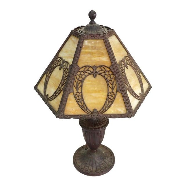 Cream Arts & Crafts Bradley & Hubbard Style 6-Panel Slag Glass Lamp Unsigned C1920 For Sale - Image 8 of 11