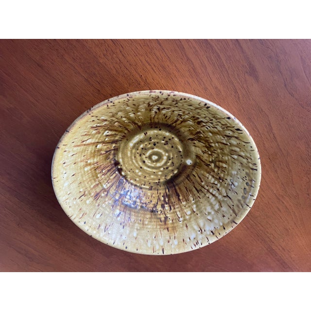 Vintage Signed Studio Pottery Bowl Speckled Drip Glaze Stoneware Centerpiece, 9 1/4” For Sale In Naples, FL - Image 6 of 9