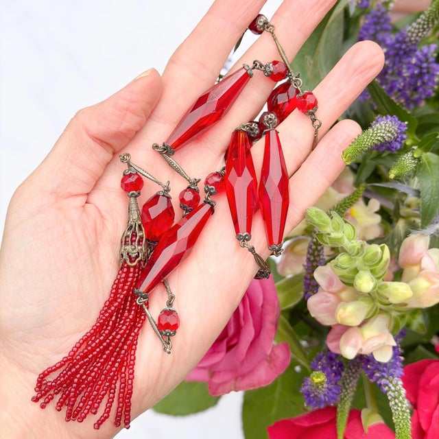 Art Nouveau Red Glass and Gilded Metal Tassel Necklace, 1890s For Sale - Image 3 of 8