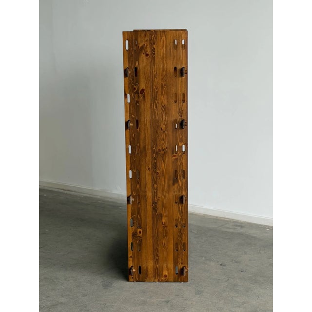 1970s Antique Vintage Solid Wooden Arts & Crafts Pegged Bookcase For Sale - Image 5 of 17