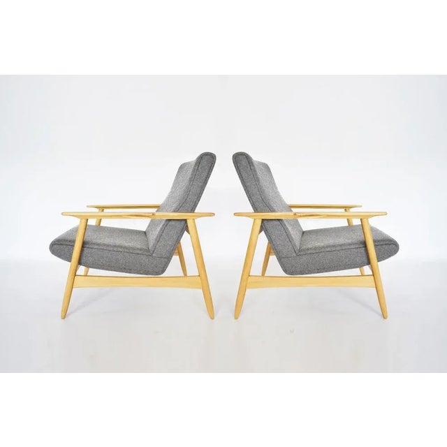 Mid-Century Modern Set of Vintage Felt & Beech Ąžuolas Armchairs by Valerija Ema Cukermanienė for Vilniaus Baldų Kombinatas, 1960s For Sale - Image 3 of 8