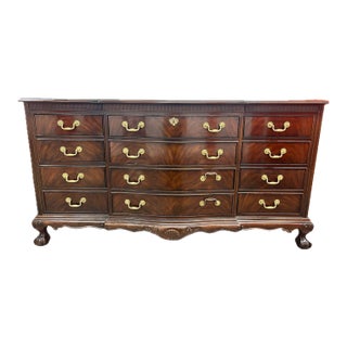 Drexel Heritage 18th Century Burled Mahogany Chest of Drawers For Sale