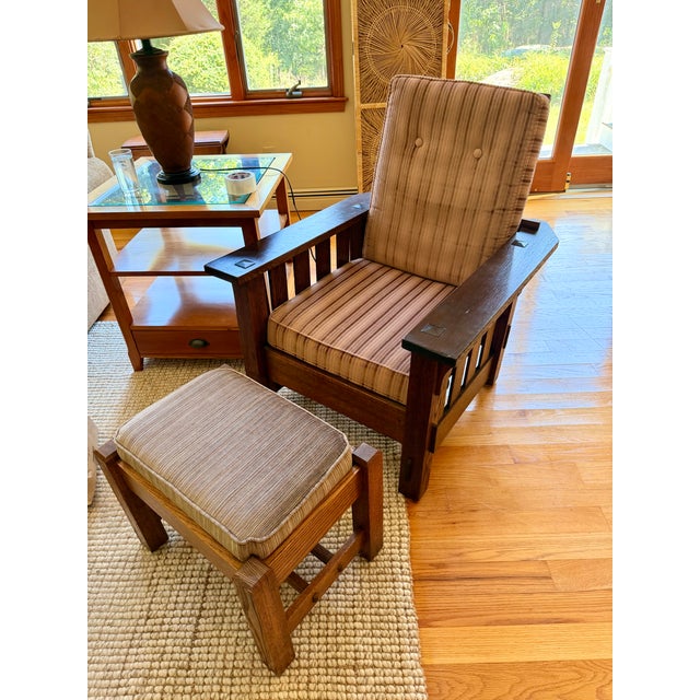 1910s Antique j.m. Young Attributed Mission Morris Chair & Footstool Quarter Sawn Oak For Sale - Image 5 of 6