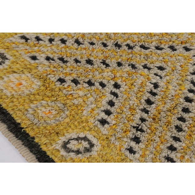 Mid-Century Modern Vintage Swedish Rya Rug With Yellow and Black Geometric Pattern - Rug & Kilim For Sale - Image 3 of 9