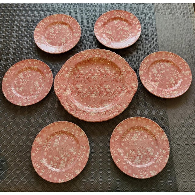 Prepare to impress your guests with our Grindley of Stoke Royal Tudor Velvet Dessert Service. This beautiful pink ceramic...