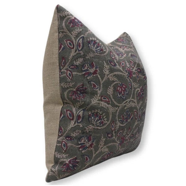 Bring timeless elegance and cultural richness to your space with the Saraswati block print cushion cover from Fabdivine....