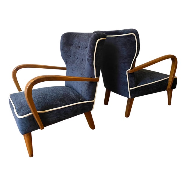 Art Deco Armchairs in Walnut and Velvet, Italy, 1930s, Set of 2 For Sale