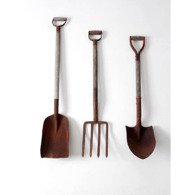 Mid 20th Century Vintage Garden Tool Set For Sale - Image 5 of 16