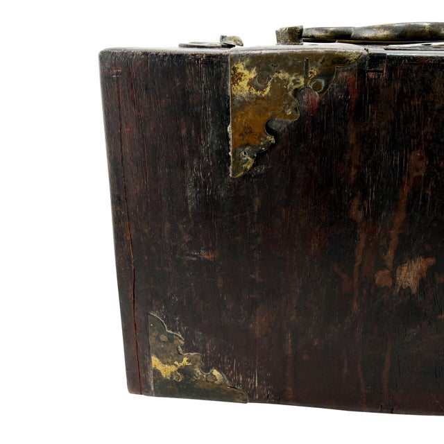 A remarkable antique Chinese dressing and jewelry box, likely dating to the late Qing Dynasty or early Republic period....