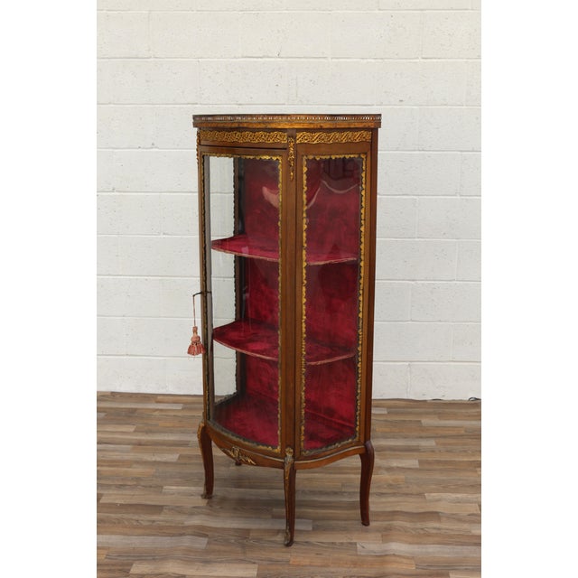 19th Century French Louis XV Vitrine Curio Cabinet With Marble Top & Ormolu For Sale In Los Angeles - Image 6 of 18
