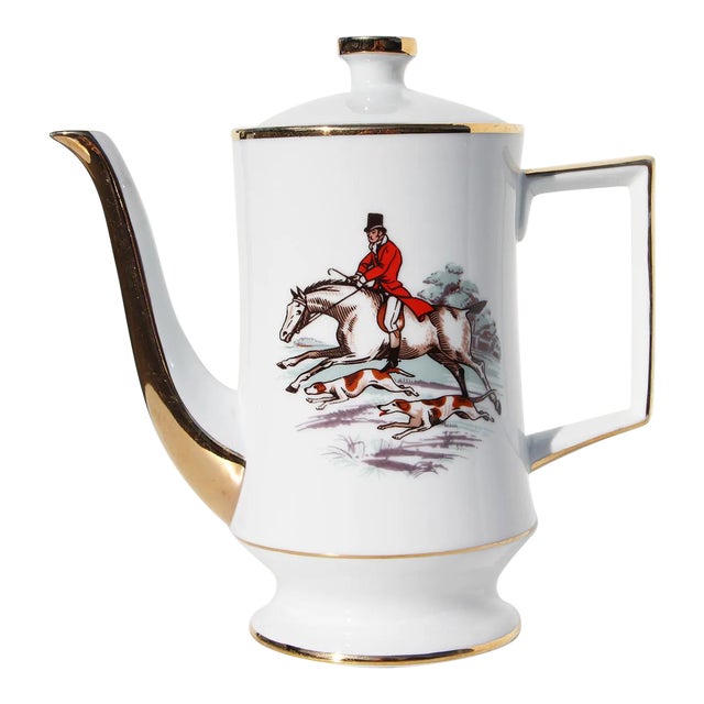 1970s Vista Alegre Portugal Porcelain Coffee Pot Depicting a Fox Hunting Scene For Sale