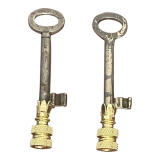 Vintage Pair of Skeleton Keys Lamp Finials For Sale