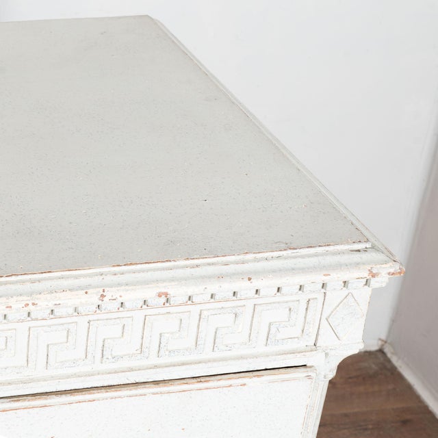 Early 19th Century Early 19th Century Danish Gray Painted Pine Gustavian Chest of Five Drawers For Sale - Image 5 of 16