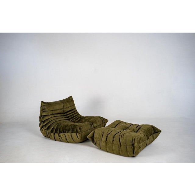 Togo Lounge Chair and Khaki Velvet by Michel Ducaroy for Ligne Roset, 1973, Set of 2 For Sale - Image 12 of 18