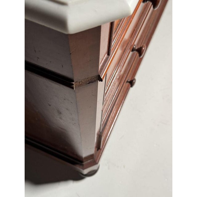 19th Century Mahogany Chest of Drawers For Sale - Image 4 of 18