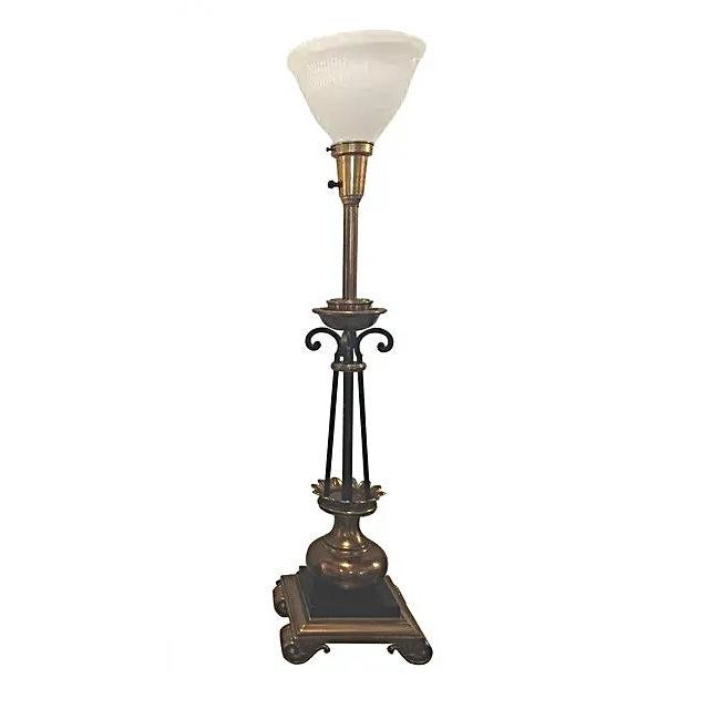 A beautiful Hollywood Regency vintage lamp by Stiffel. 9.25ʺW × 9.25 × 37ʺT