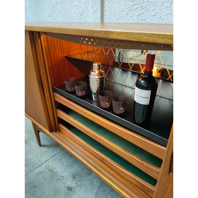 Mid-Century Chest of Drawers from Aparador Aerthoj Jensen & Molholm, 1970, in Very Good conditions. Designed 1970 to 1979