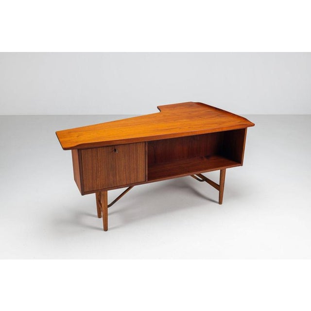 Boomerang Writing Desk Teak by Peter Løvig Nielsen for Løvig, Denmark, 1960 For Sale - Image 9 of 18