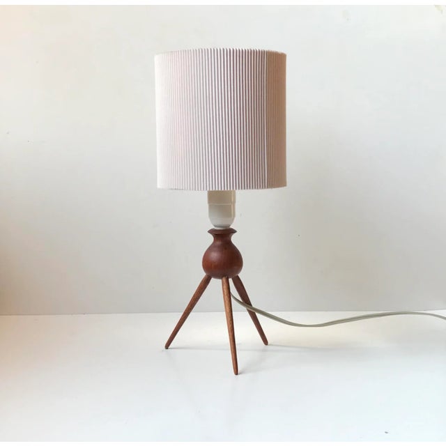 Mid-Century Teak Tripod Table Lamp by Severin Hansen for Haslev Møbelsnedkeri, 1960s For Sale - Image 9 of 9