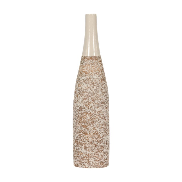 Introducing a captivating cream ceramic vase, a harmonious blend of contemporary artistry and natural inspiration. The...