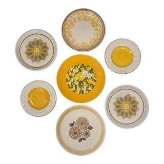 Mid-Century Pop Art Yellow Flower Wall Plate Curation-Set of 7 For Sale