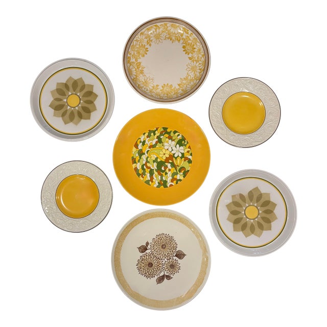 Mid-Century Pop Art Yellow Flower Wall Plate Curation-Set of 7 For Sale