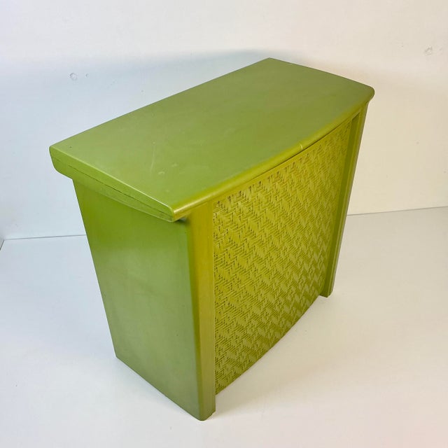 1960s 1960s Mid-Century Boho Chic Olive Green Hamper. For Sale - Image 5 of 11