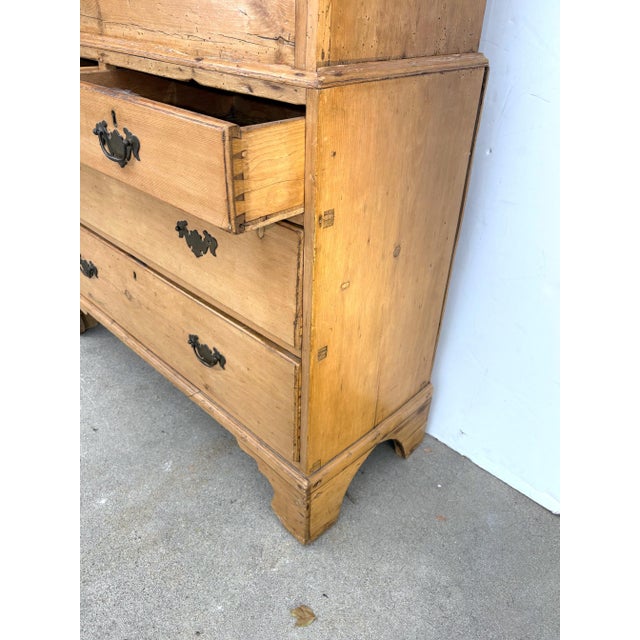 English 19th Century English Pine Linen Press / Cabinet For Sale - Image 3 of 7