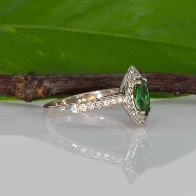 Green Tsavorite Garnet Ring With Natural Diamond Accents: Solid 14k Gold, Size 6.75 For Sale - Image 8 of 9